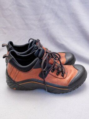 Clark’s Muckers Waterproof Hiking Shoes in red brown leather Women size 10M